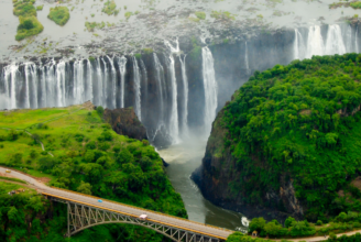 Discover Zimbabwe’s most compelling experiences with Earth Trip. From the thunderous Victoria Falls to the wild beauty of Hwange and Mana Pools, explore our curated guide to Zimbabwe’s iconic attractions.