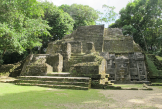 lamanai belize